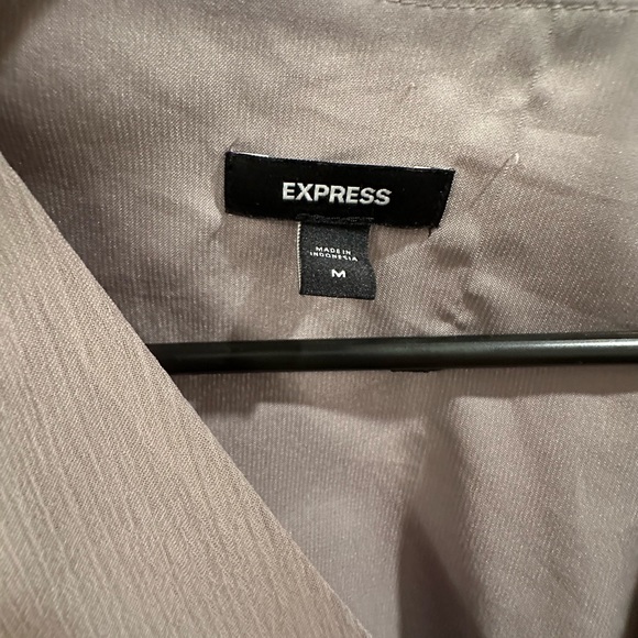 V neck smocked cuff peplum top - Picture 6 of 6